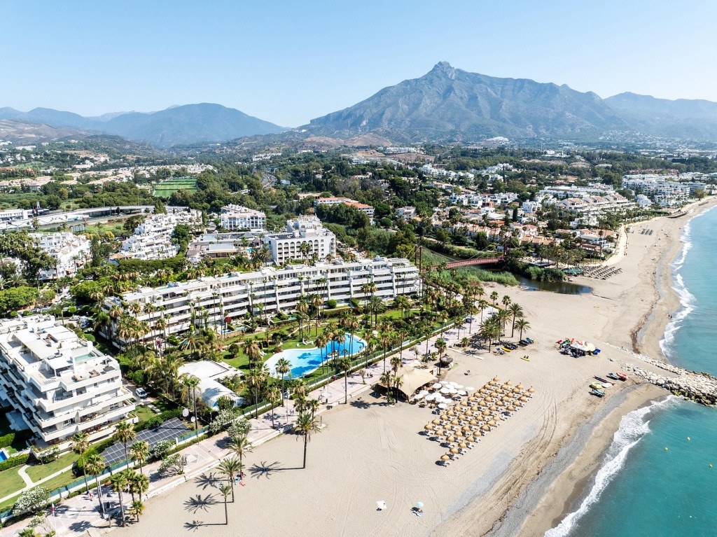 Los Granados II, Puerto Banús — aerial view
