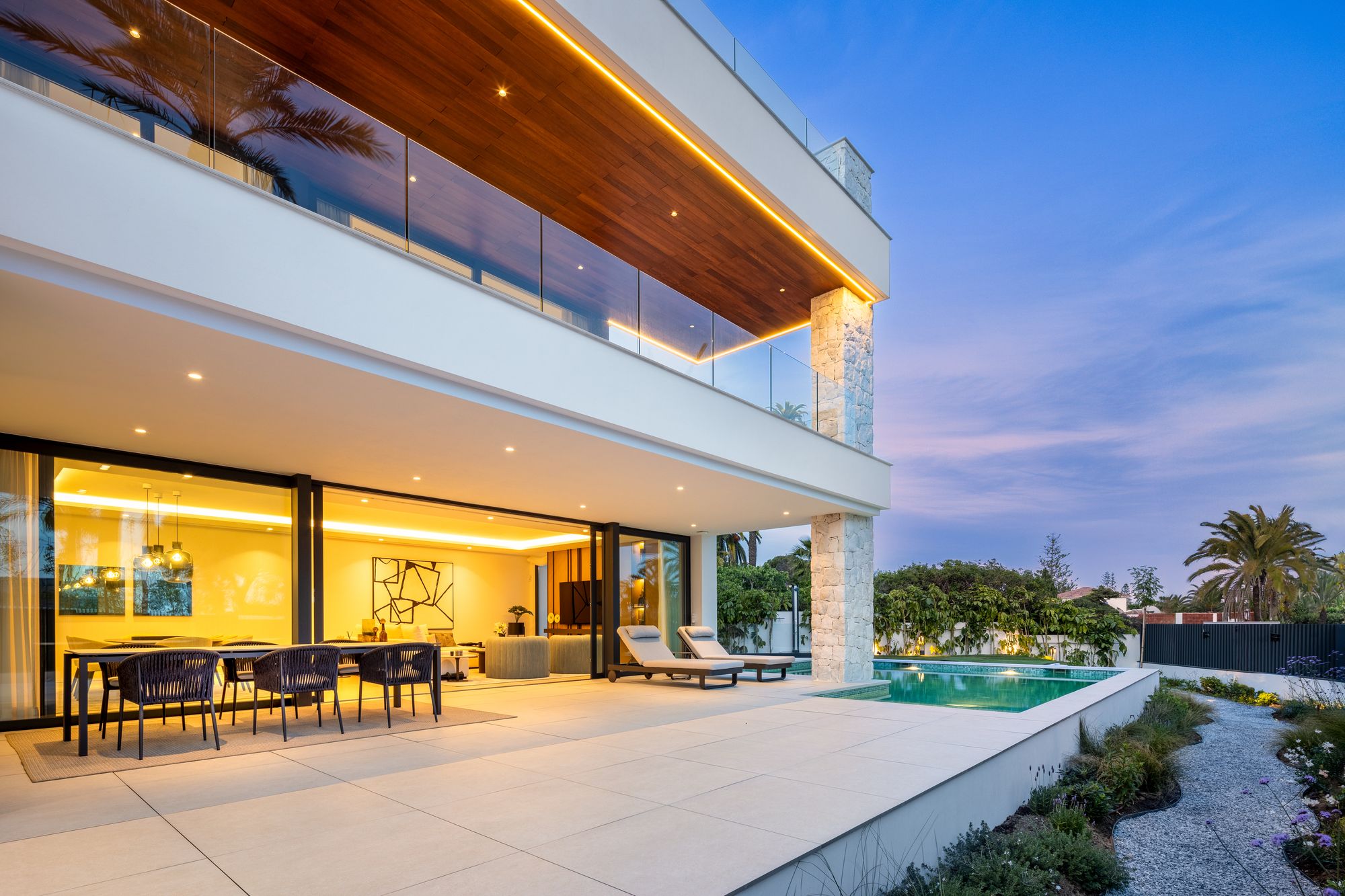 Covered terrace and pool